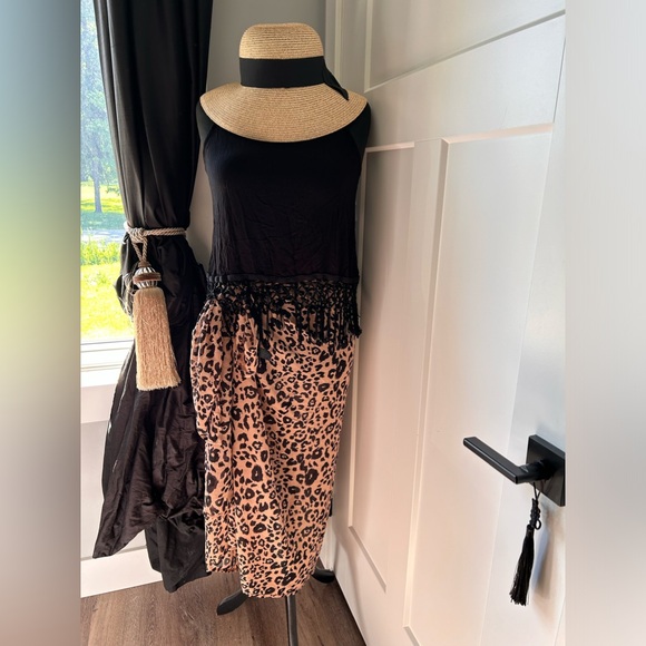 Leopard sarong and open back fringed top - Picture 8 of 11